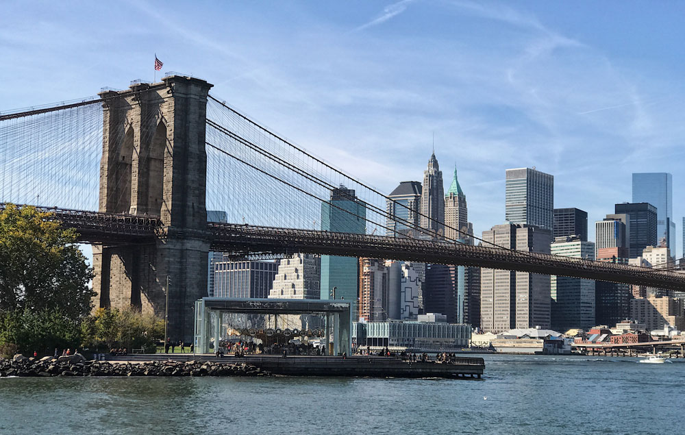YOUR GUIDE TO A DAY IN DUMBO (BROOKLYN)